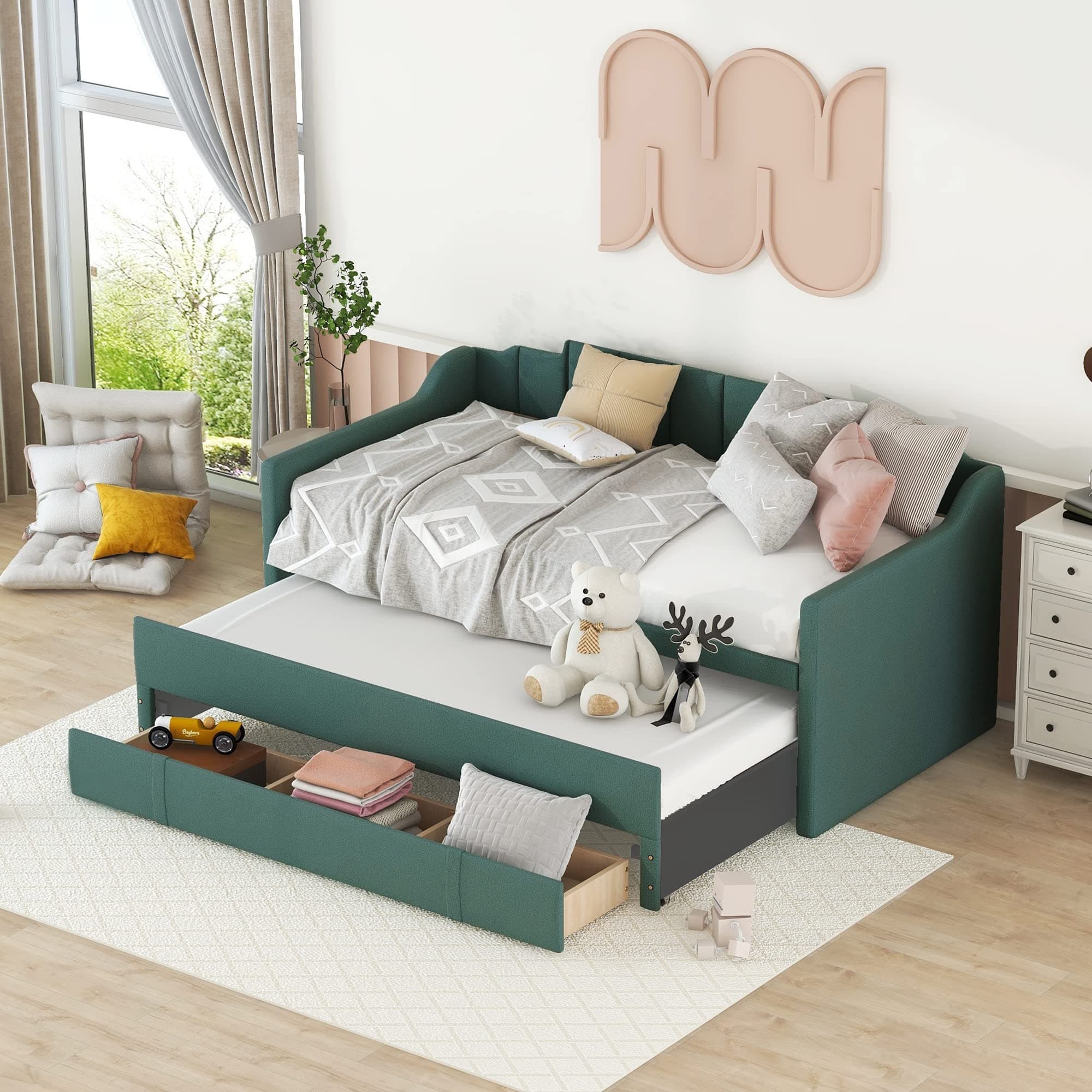 Harper & Bright Designs Green Storage Daybed with 3 Drawers and Trundle